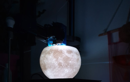 Lampe Lune imprimée en 3D